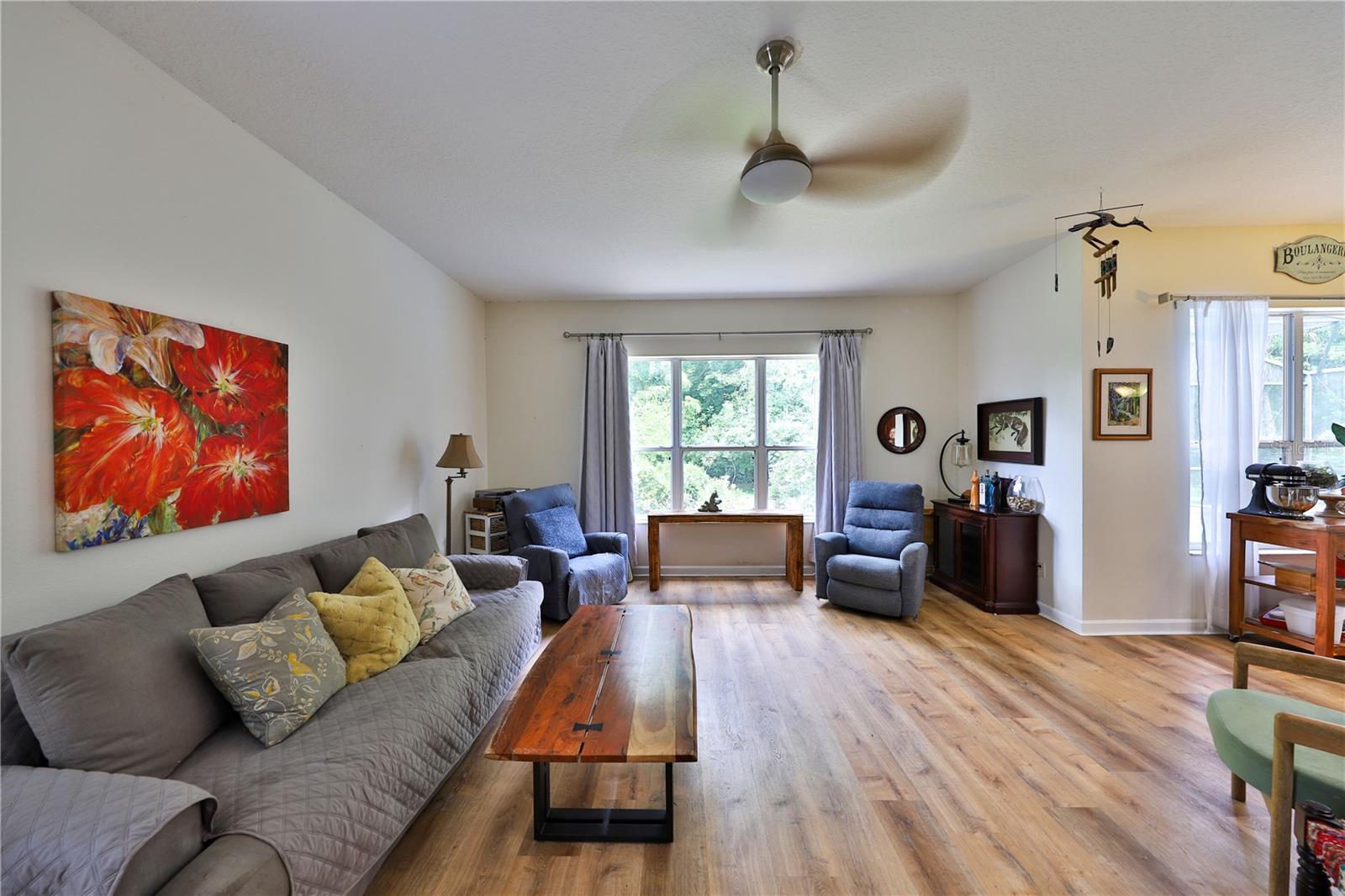 Image 7 of 18 For 604 Timberwilde Court