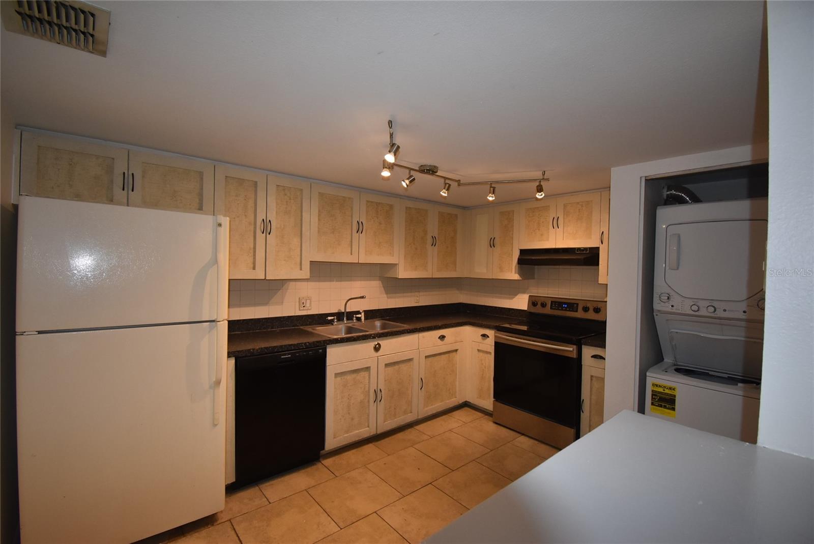 Image 2 of 15 For 8246 Fairways Circle D204