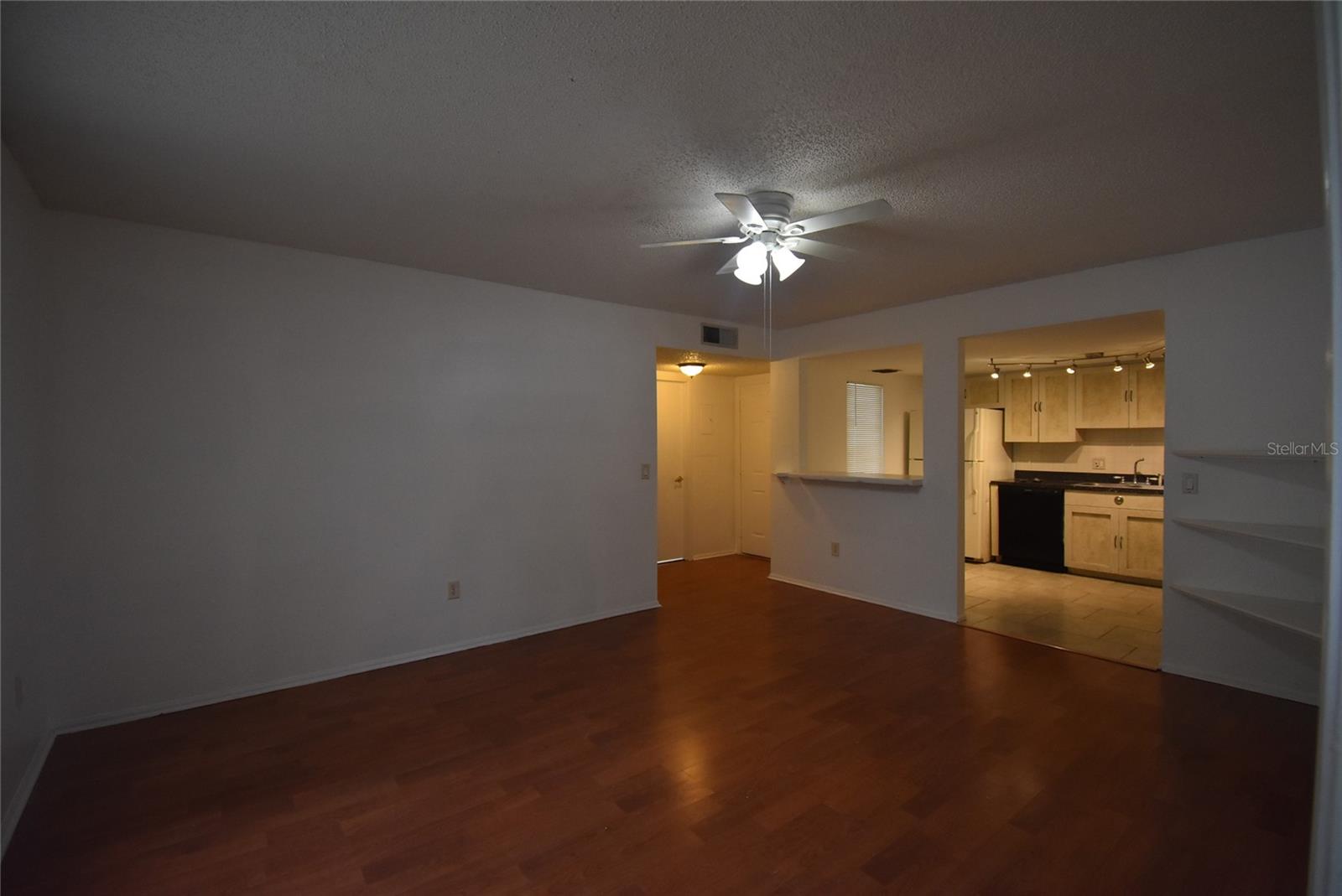 Image 4 of 15 For 8246 Fairways Circle D204