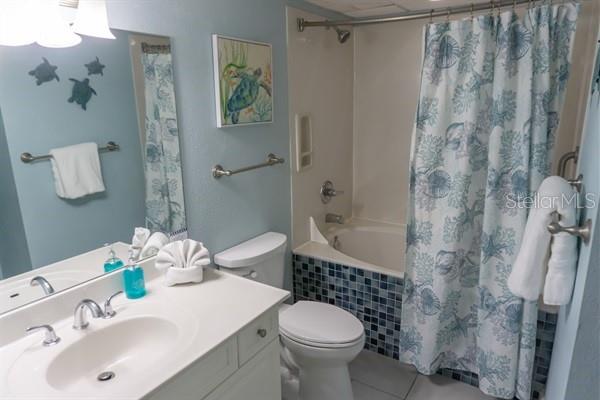 Image 10 of 51 For 14701 Front Beach Road 330