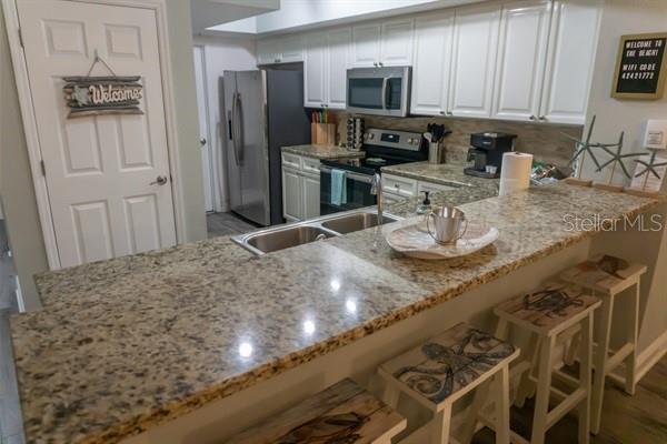Image 11 of 51 For 14701 Front Beach Road 330
