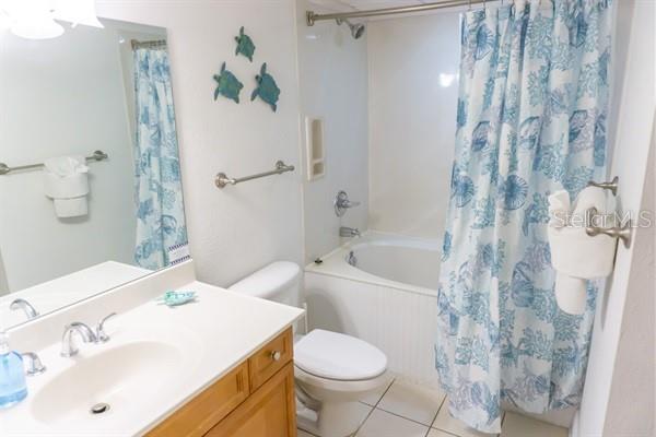 Image 12 of 51 For 14701 Front Beach Road 330