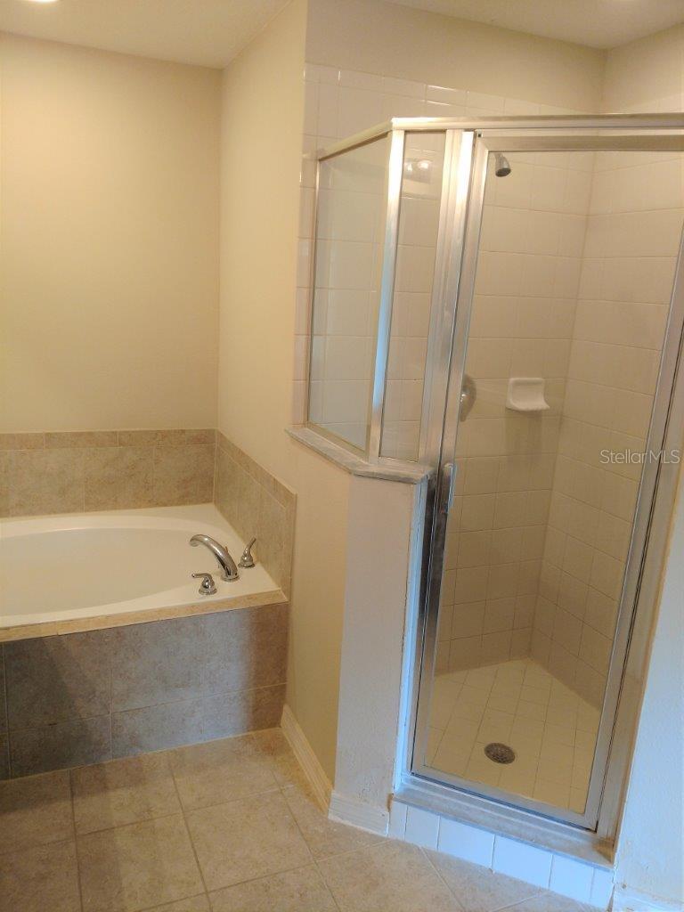 Image 12 of 27 For 10612 Regent Square Drive 1307