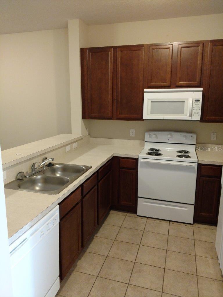 Image 3 of 27 For 10612 Regent Square Drive 1307