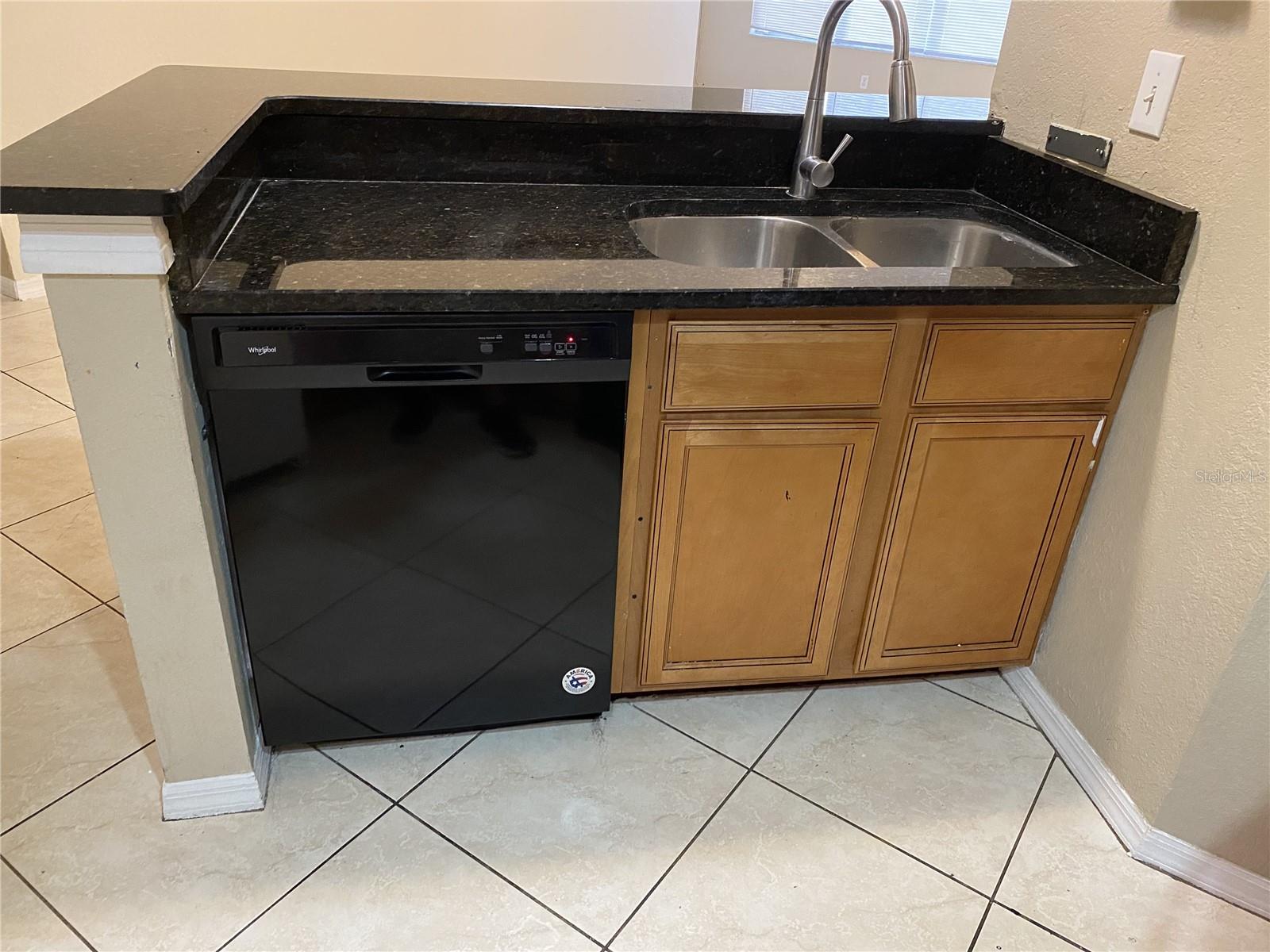 Image 6 of 14 For 4524 Commander Drive 1615