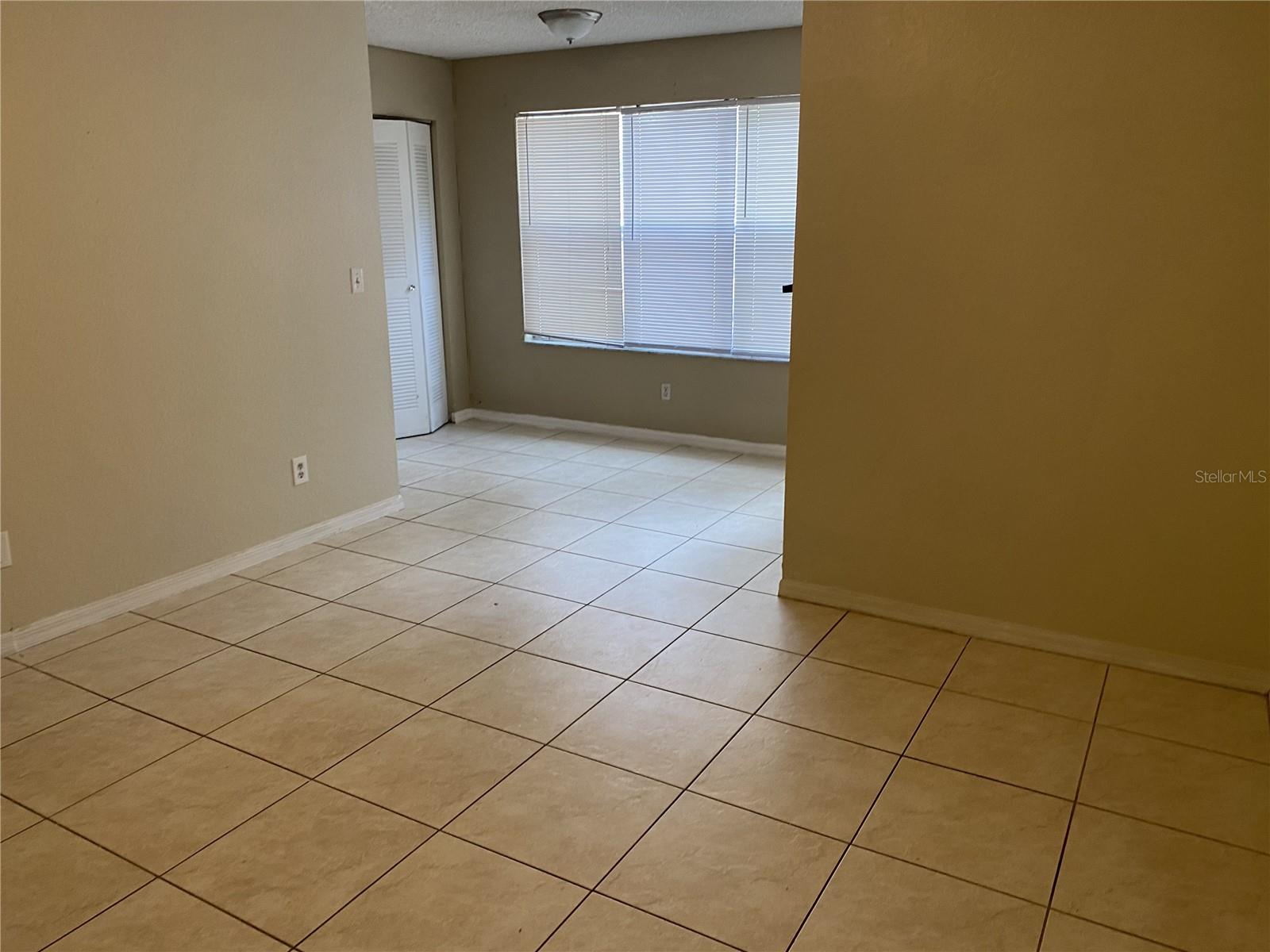 Image 7 of 14 For 4524 Commander Drive 1615