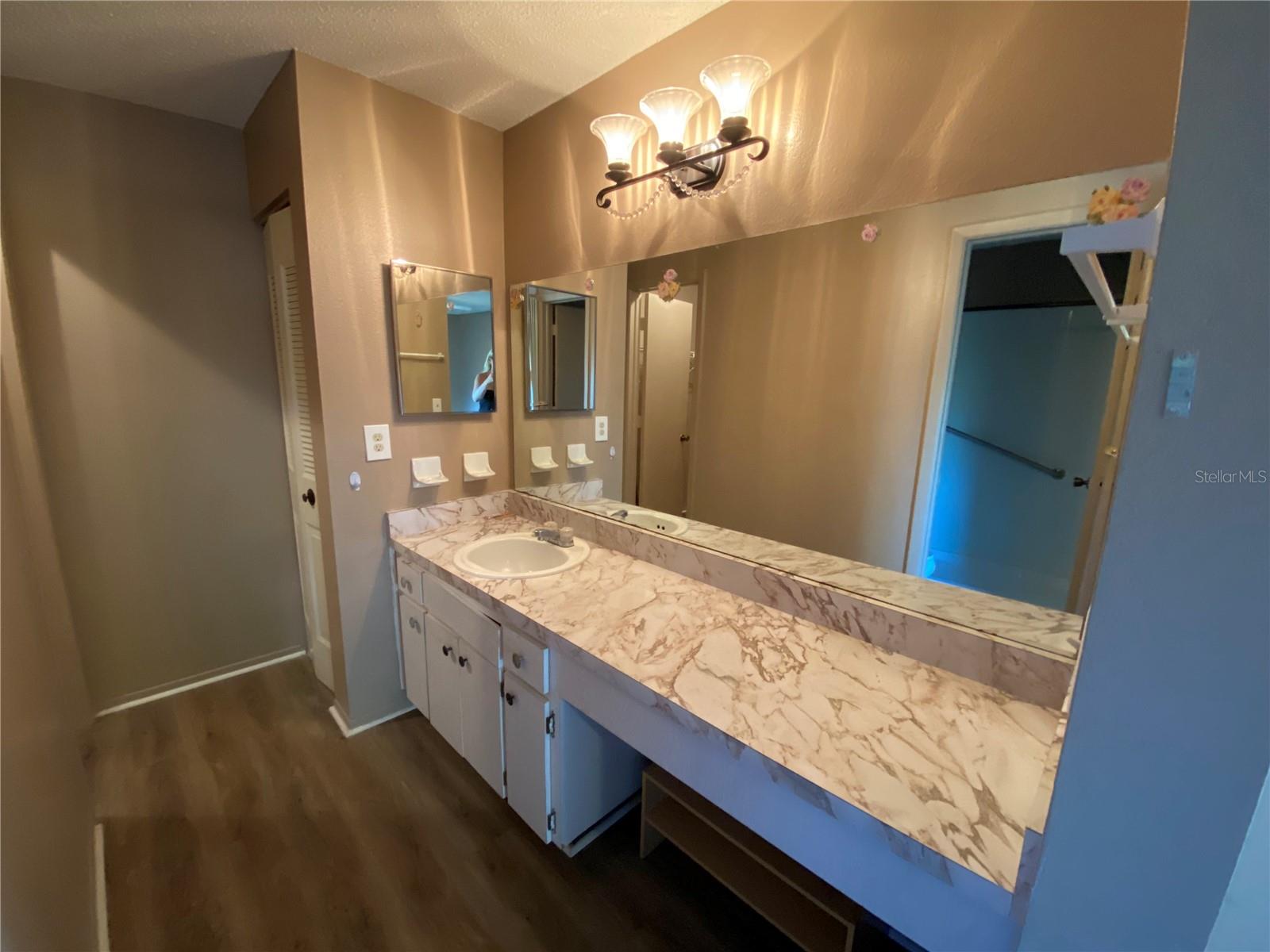 Image 10 of 17 For 2849 Westmoreland Court