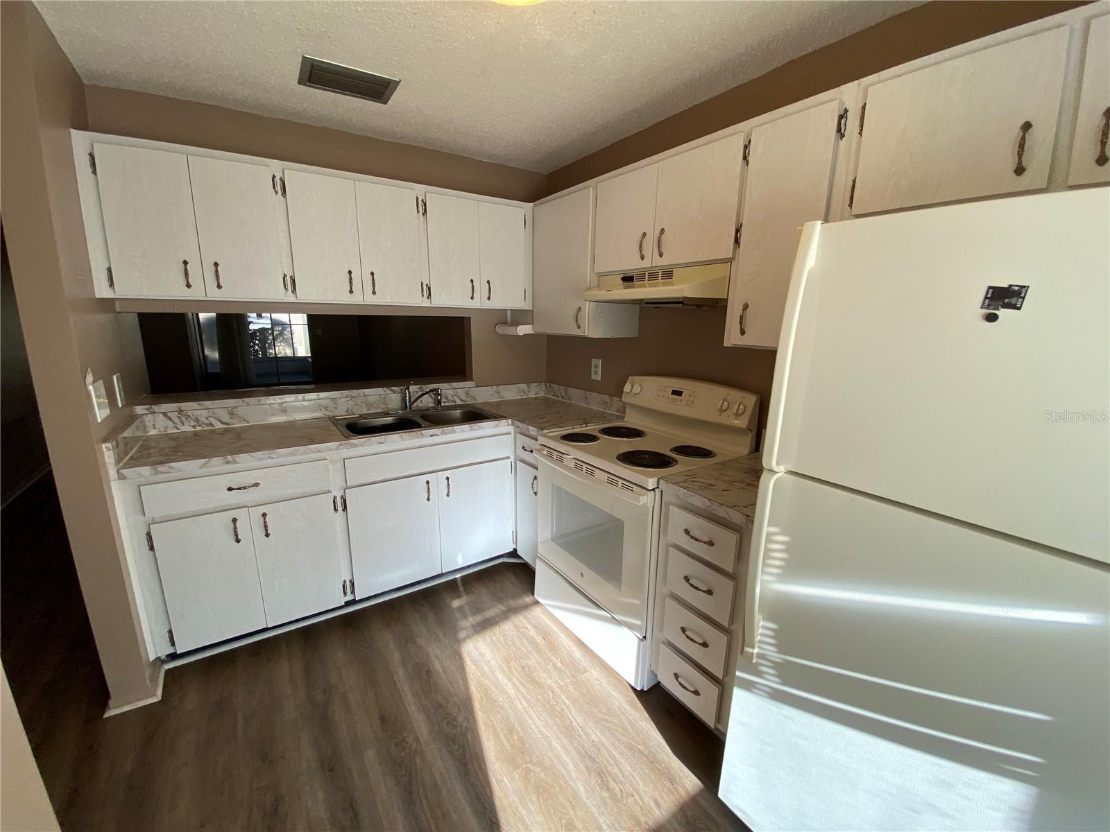 Image 4 of 17 For 2849 Westmoreland Court