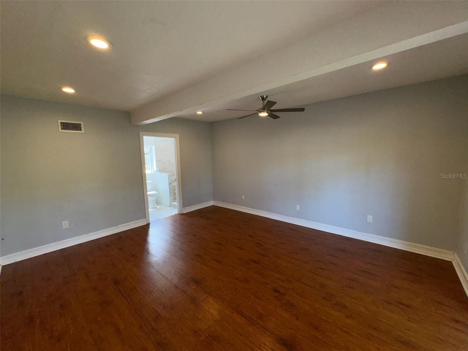 Image 10 of 23 For 714 Springdale Road