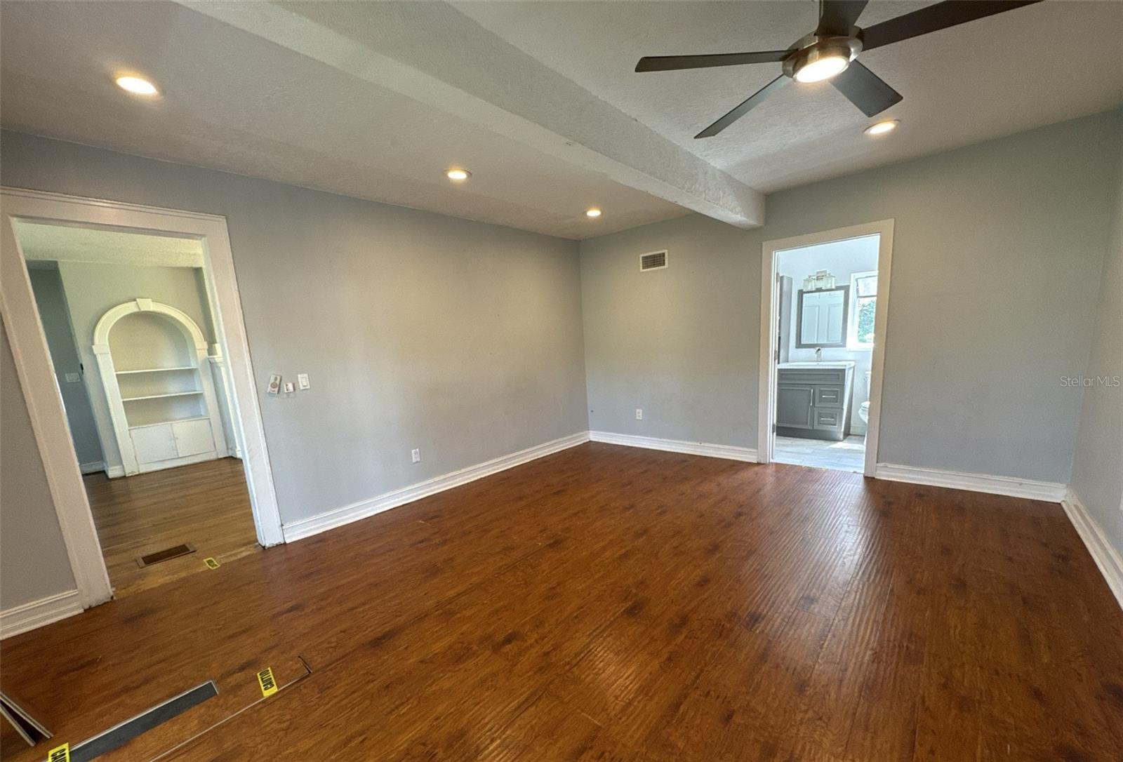 Image 9 of 23 For 714 Springdale Road