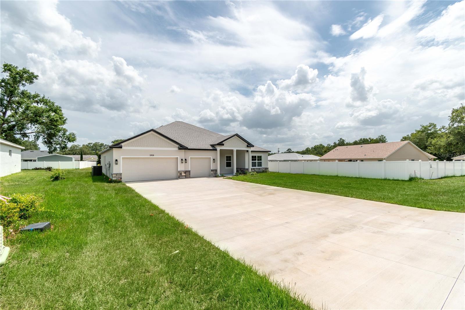 Image 4 of 49 For 5908 115 Street Rd