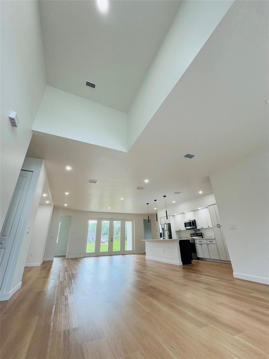 Image 3 of 23 For 2664 De Groodt Rd