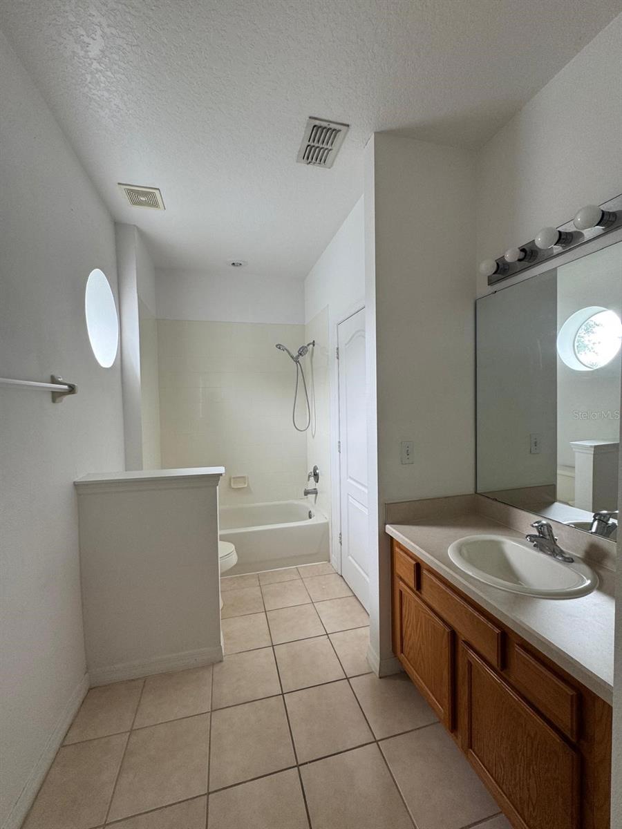 Image 10 of 15 For 10804 Savannah Wood Drive 127