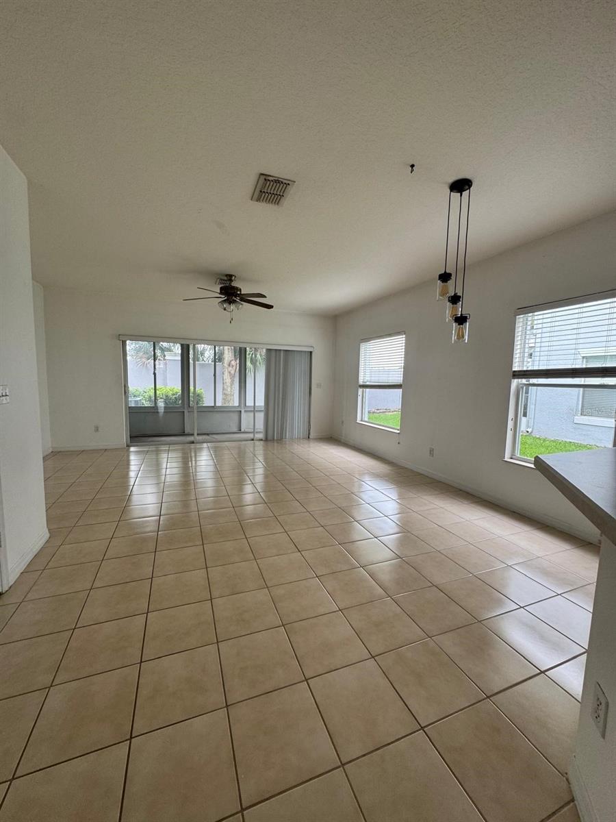 Image 5 of 15 For 10804 Savannah Wood Drive 127