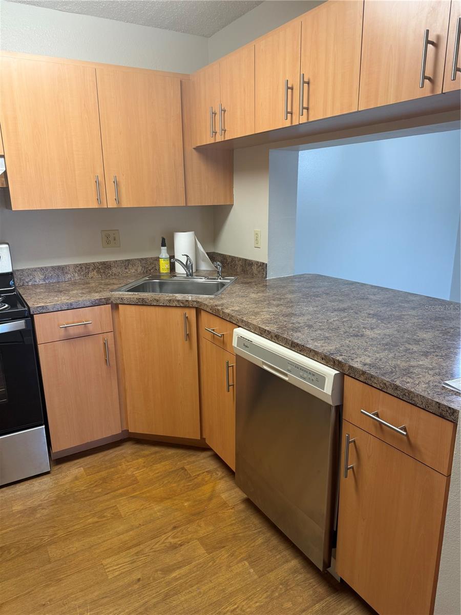 Image 4 of 18 For 8215 Sun Spring Circle C