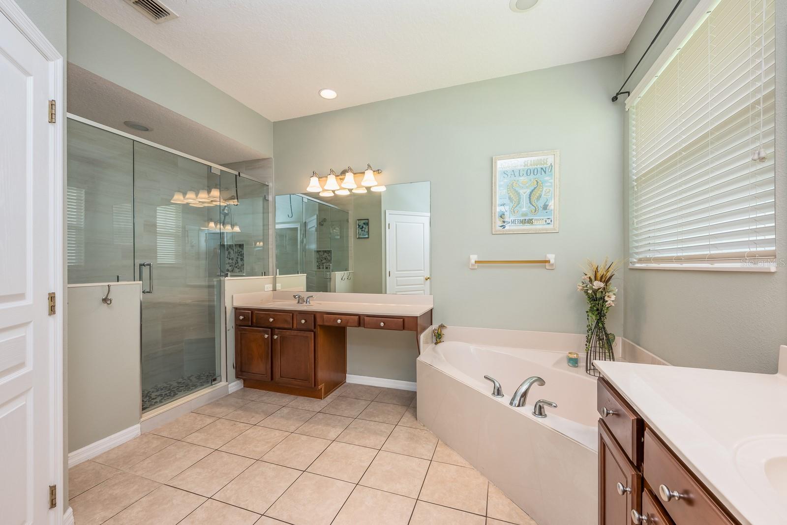Image 12 of 34 For 127 Heatherbrooke Circle