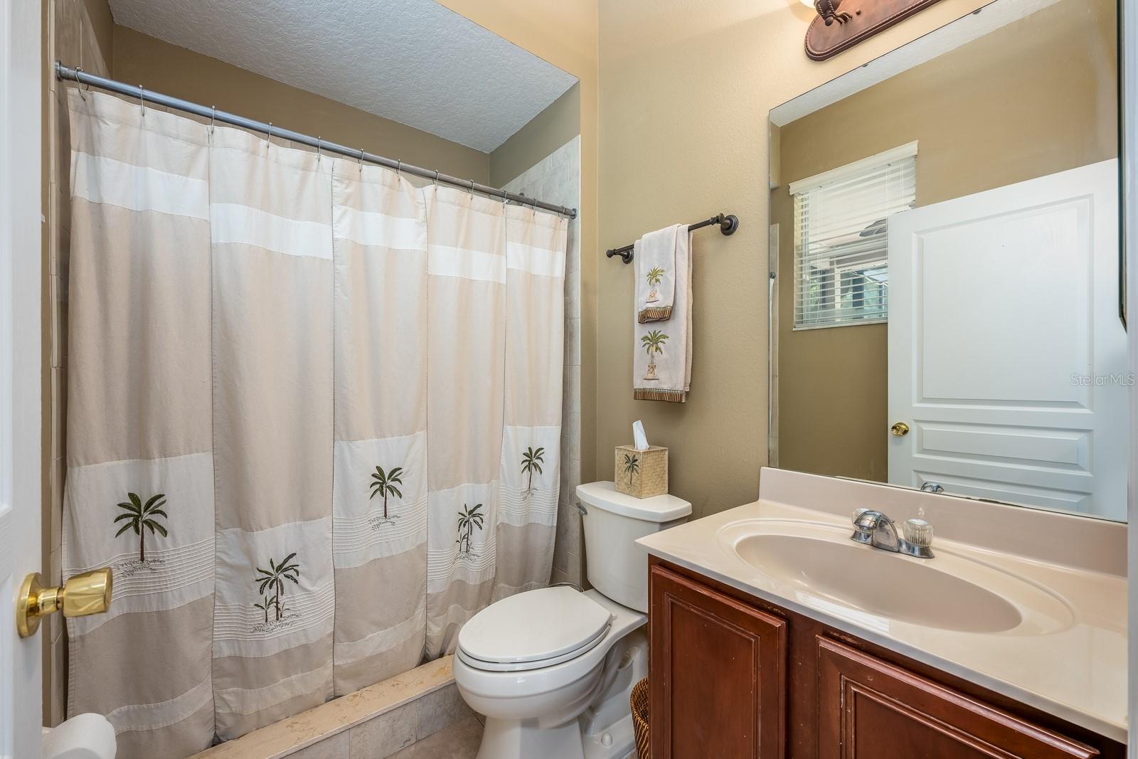 Image 17 of 34 For 127 Heatherbrooke Circle