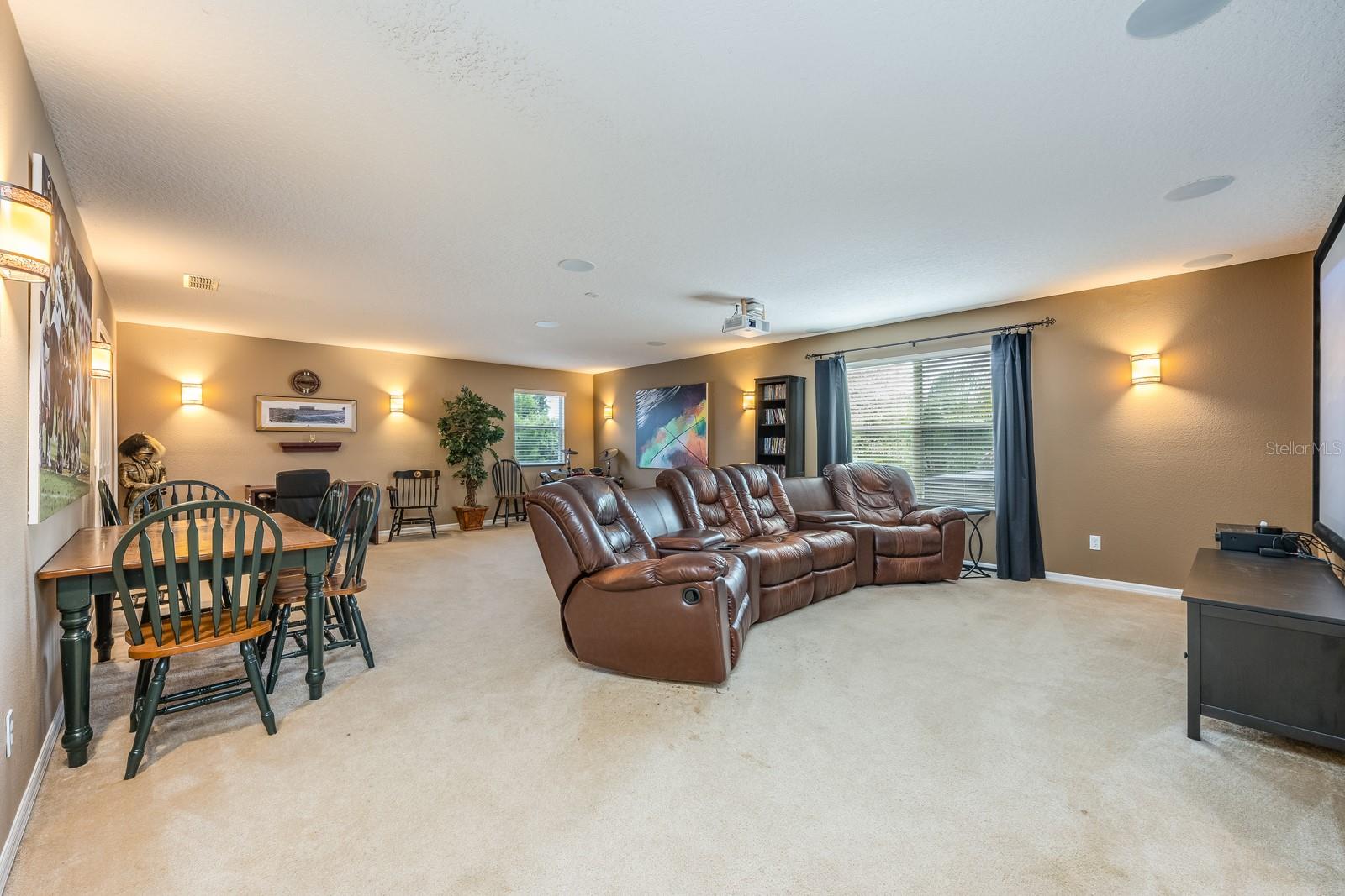 Image 18 of 34 For 127 Heatherbrooke Circle