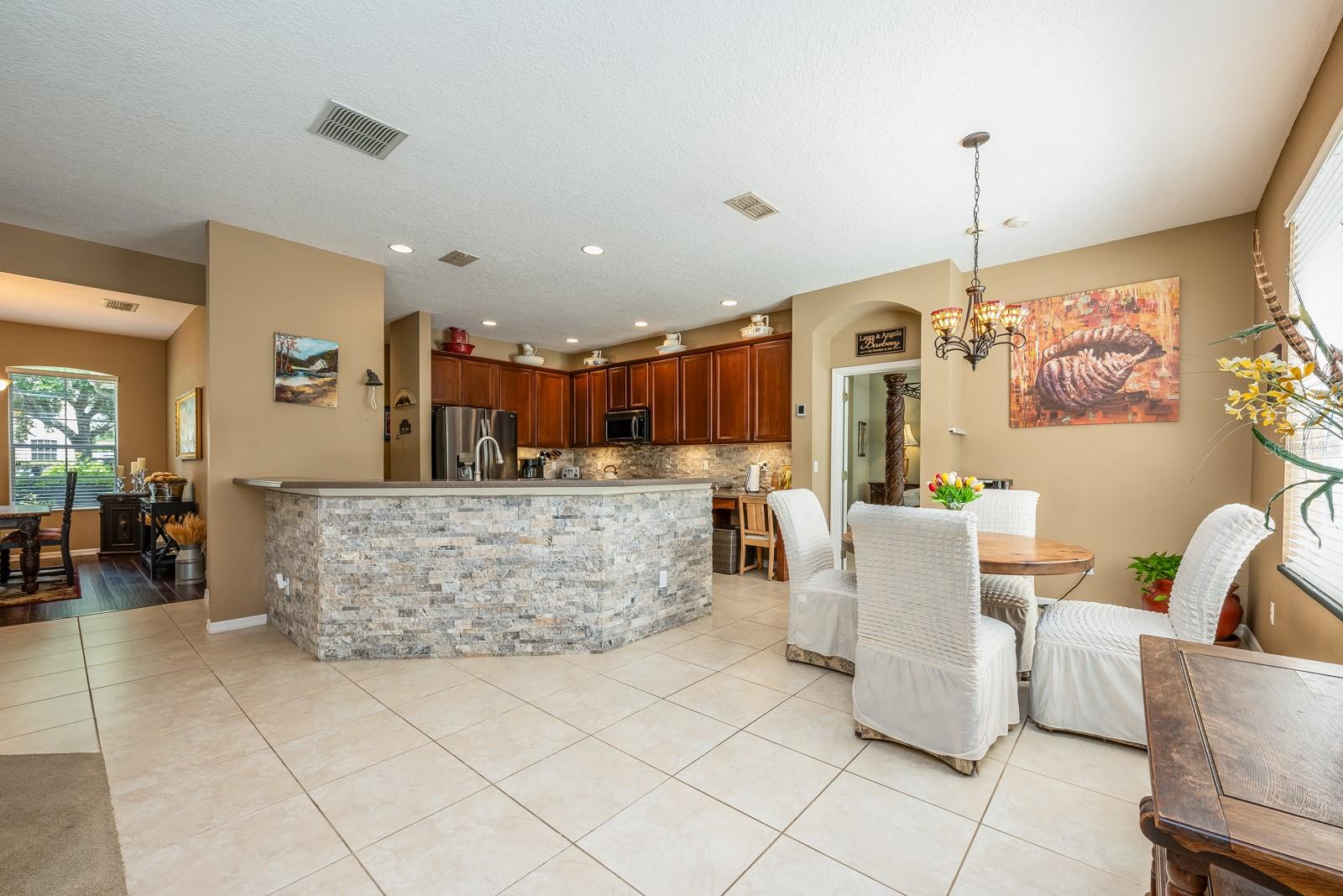 Image 5 of 34 For 127 Heatherbrooke Circle