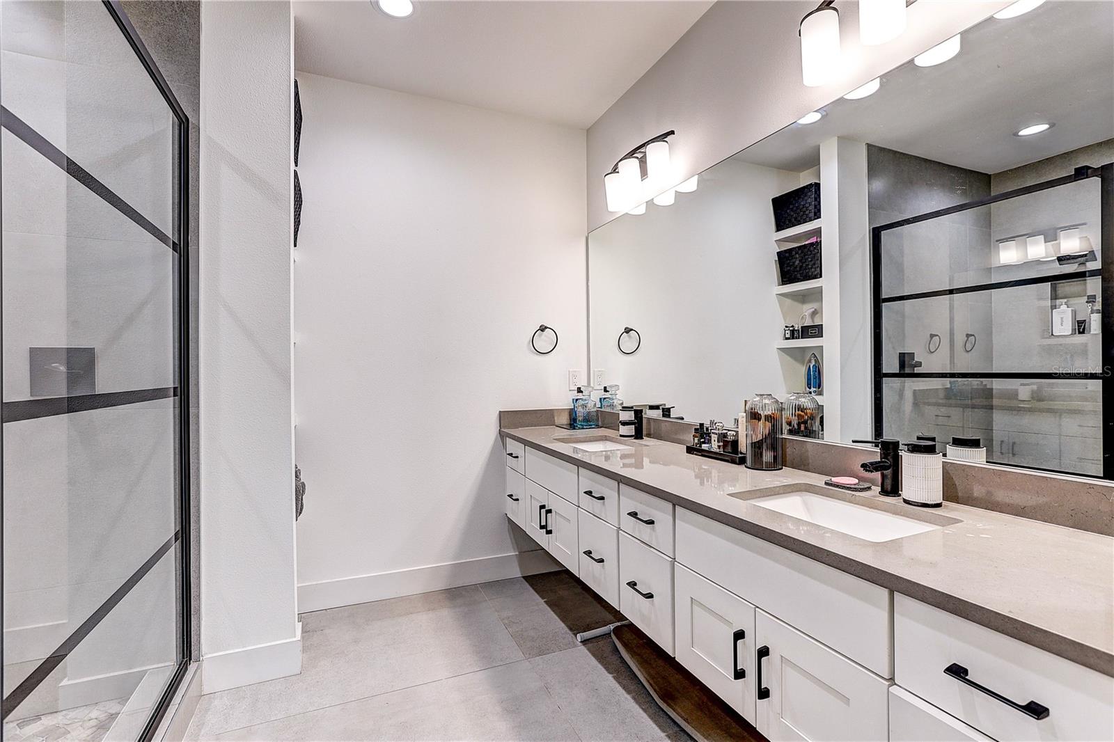 Image 18 of 39 For 6902 Macdill Avenue 1