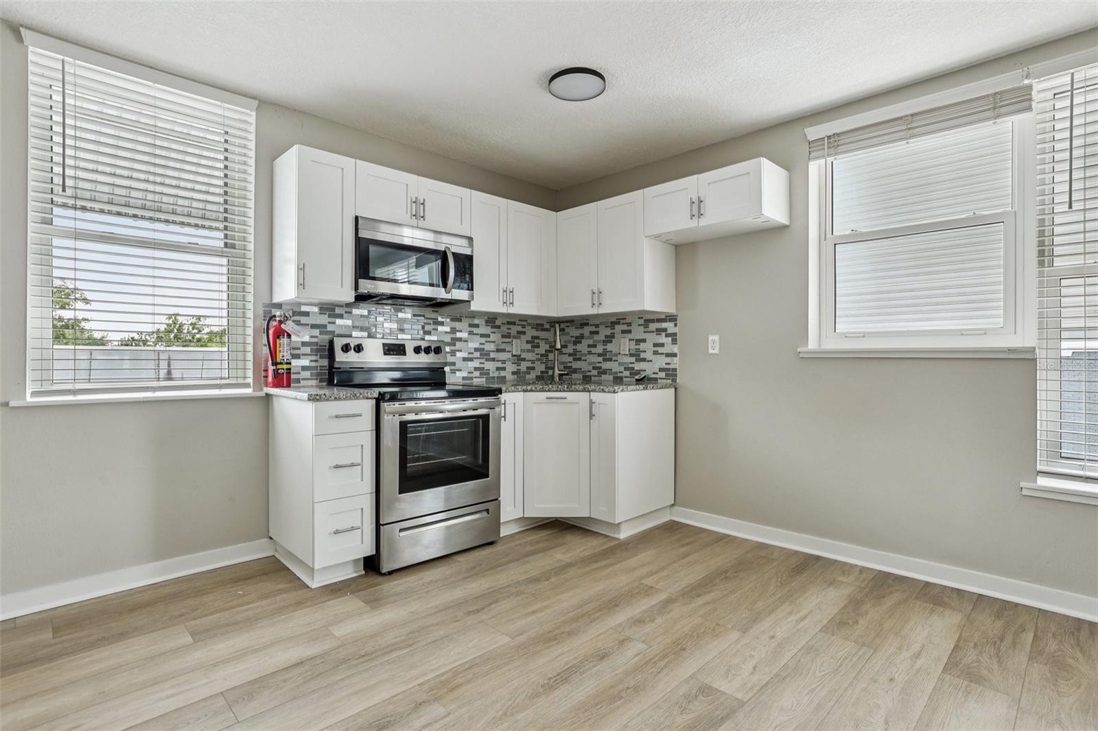 Image 9 of 20 For 801 Montrose Street Nw