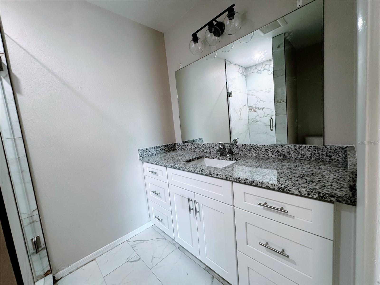 Image 19 of 21 For 801 Montrose Street Sw