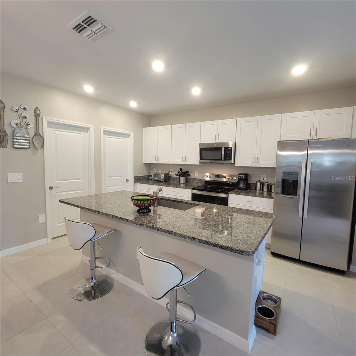 Image 11 of 40 For 13707 Newbridge Street