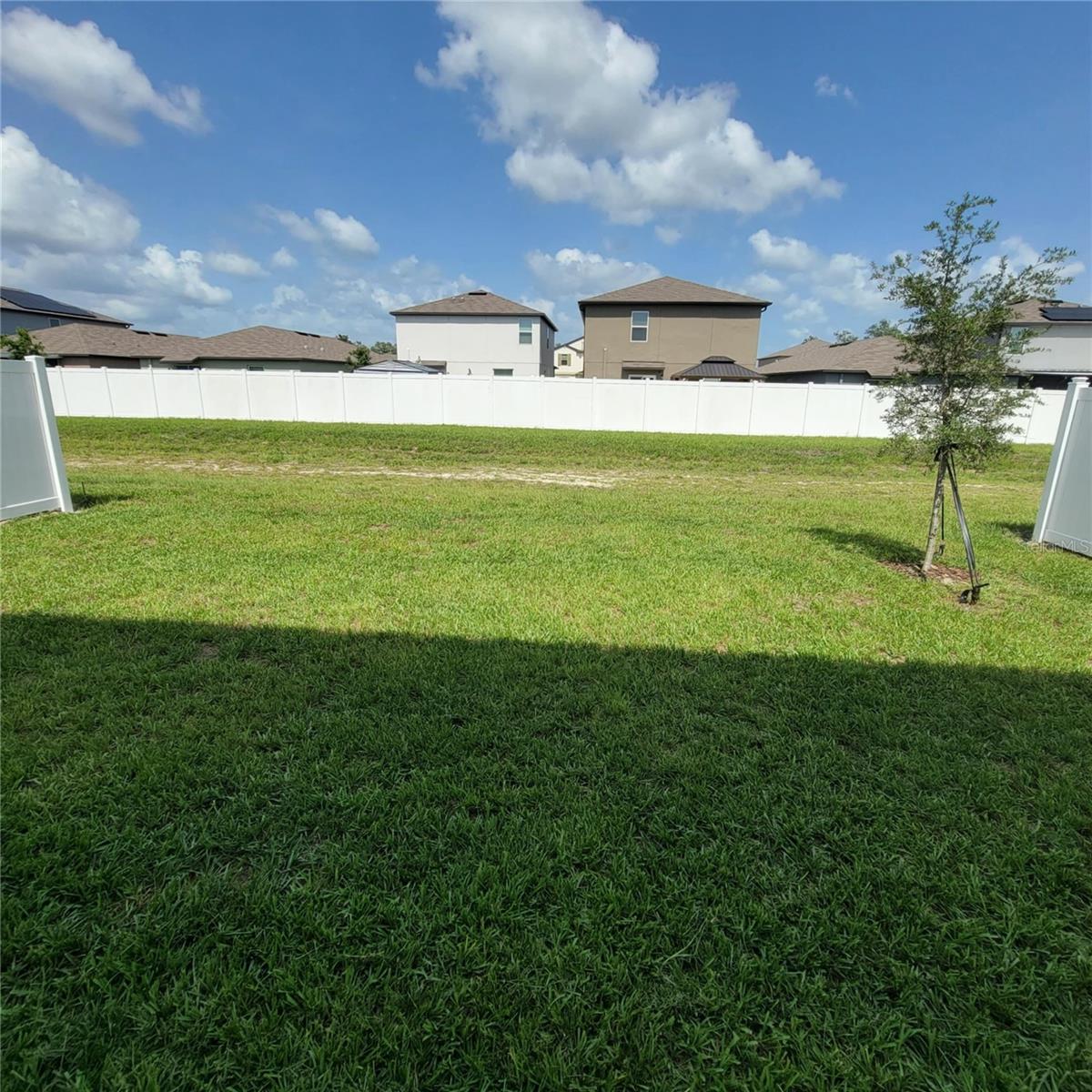 Image 3 of 40 For 13707 Newbridge Street