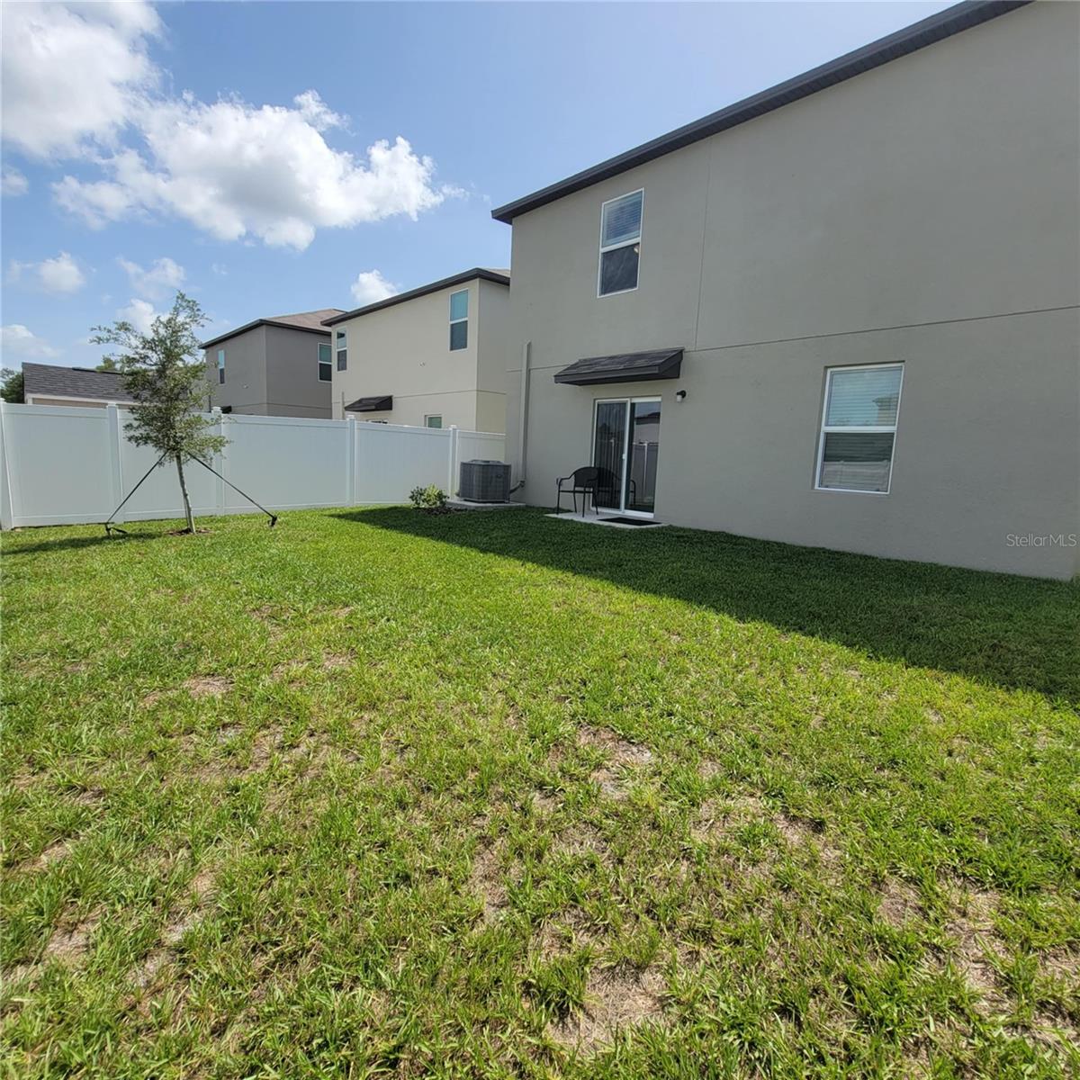 Image 4 of 40 For 13707 Newbridge Street
