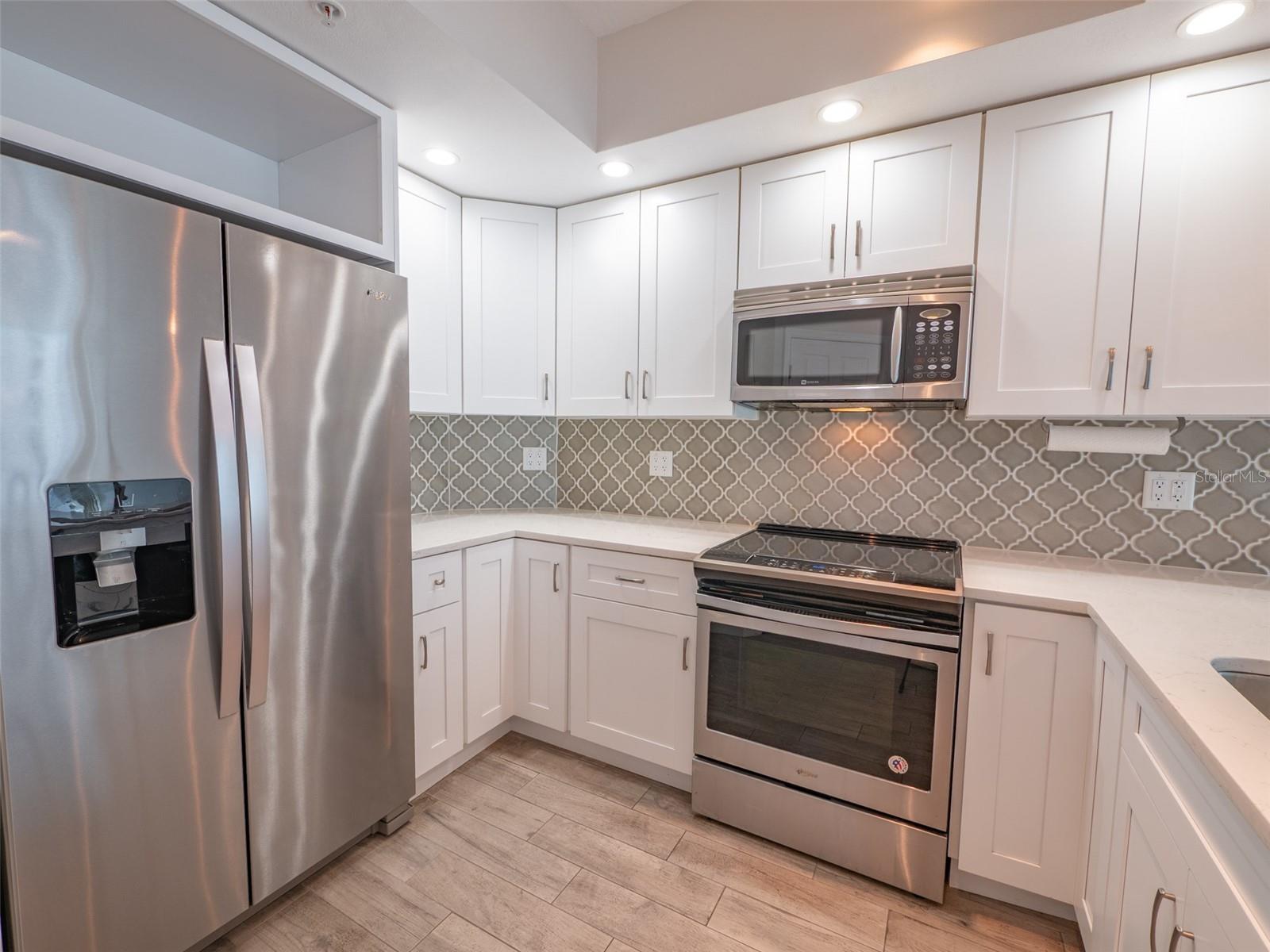 Image 6 of 44 For 322 Central Boulevard 1412