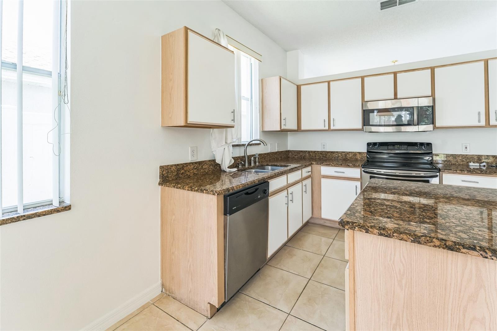 Image 22 of 35 For 2110 Mallard Creek Circle
