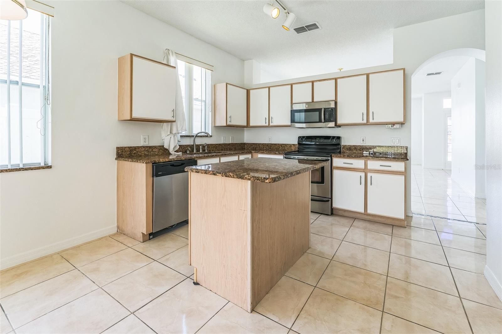 Image 23 of 35 For 2110 Mallard Creek Circle