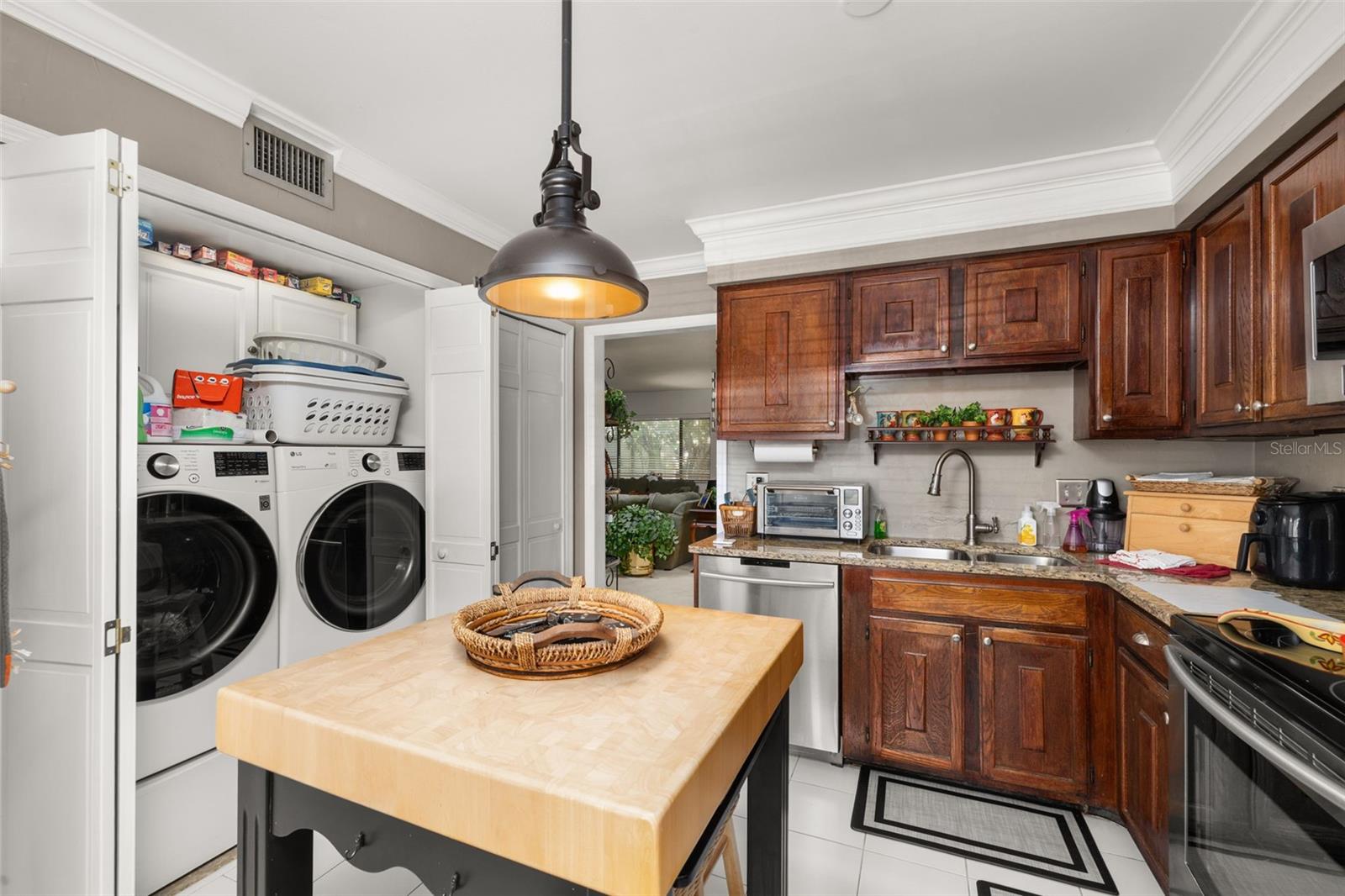 Image 17 of 42 For 2208 Mcmahon Court 1033