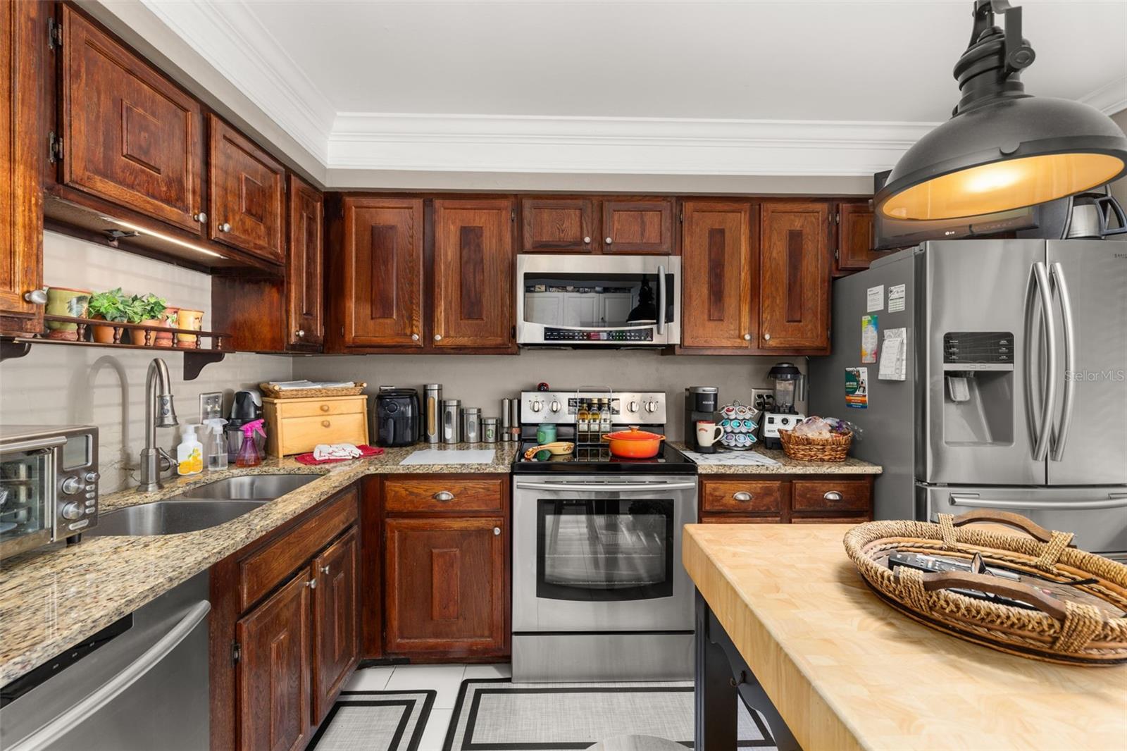 Image 18 of 42 For 2208 Mcmahon Court 1033