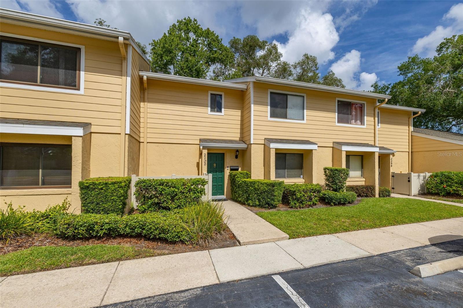Image 3 of 42 For 2208 Mcmahon Court 1033