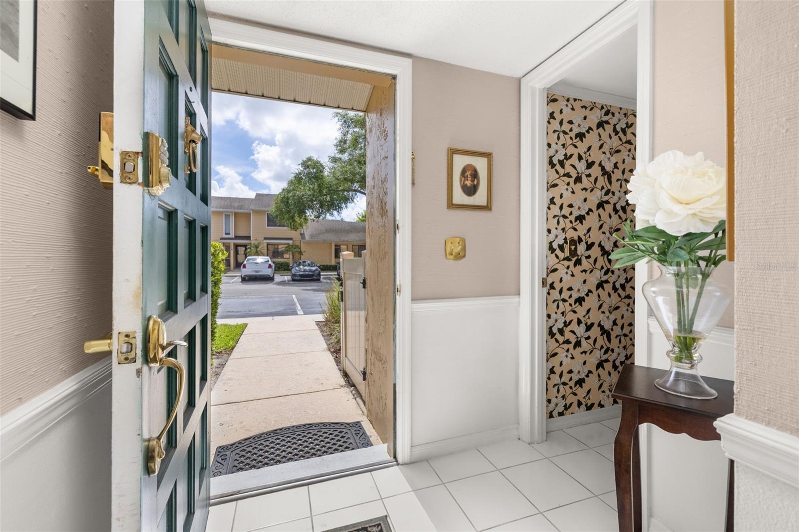 Image 6 of 42 For 2208 Mcmahon Court 1033