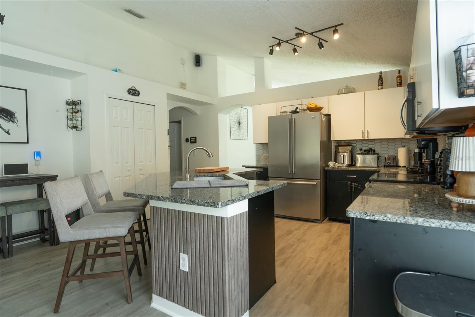 Image 18 of 38 For 11761 Hatcher Cir