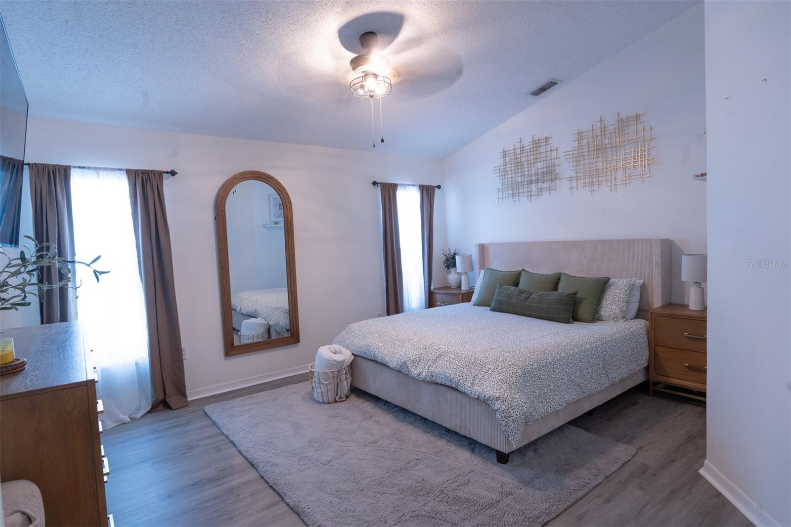 Image 22 of 38 For 11761 Hatcher Cir