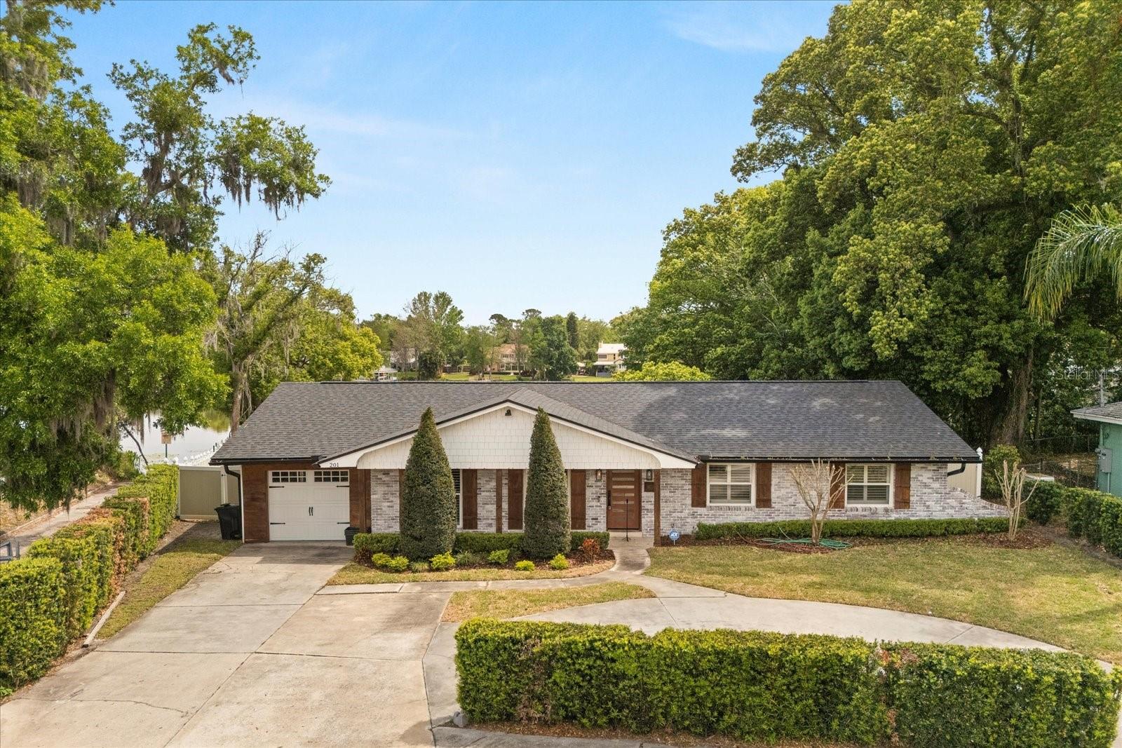 Image 5 of 42 For 201 Cedarwood Drive