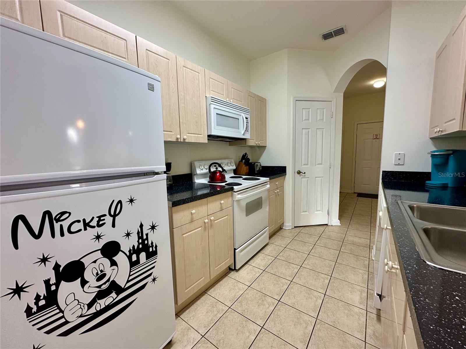 Image 6 of 32 For 2300 Silver Palm Drive 201