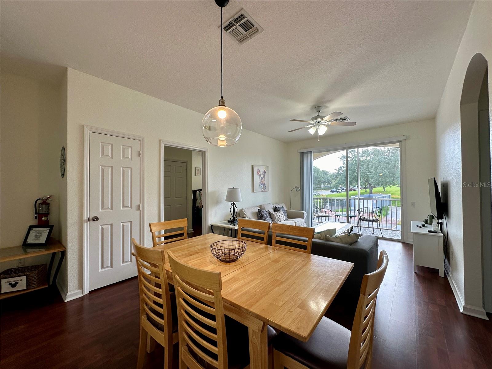 Image 9 of 32 For 2300 Silver Palm Drive 201