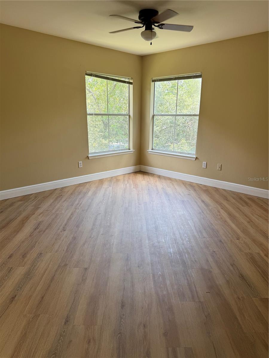 Image 13 of 26 For 490 Pin Oak Place 214