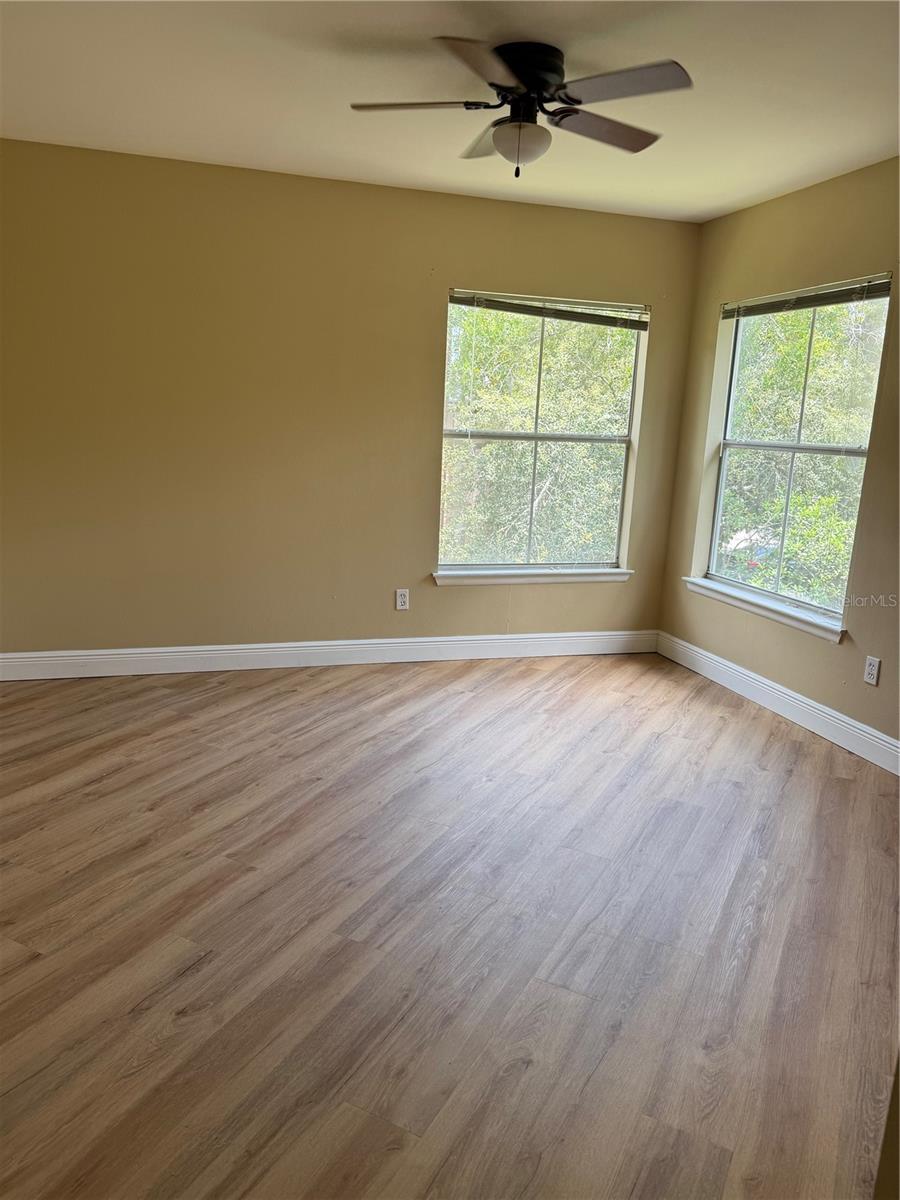 Image 14 of 26 For 490 Pin Oak Place 214