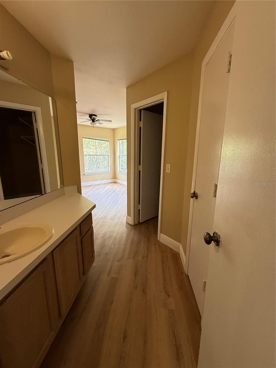 Image 17 of 26 For 490 Pin Oak Place 214