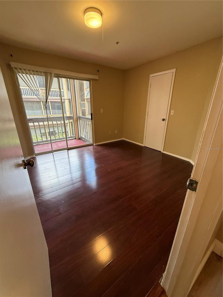 Image 21 of 26 For 490 Pin Oak Place 214
