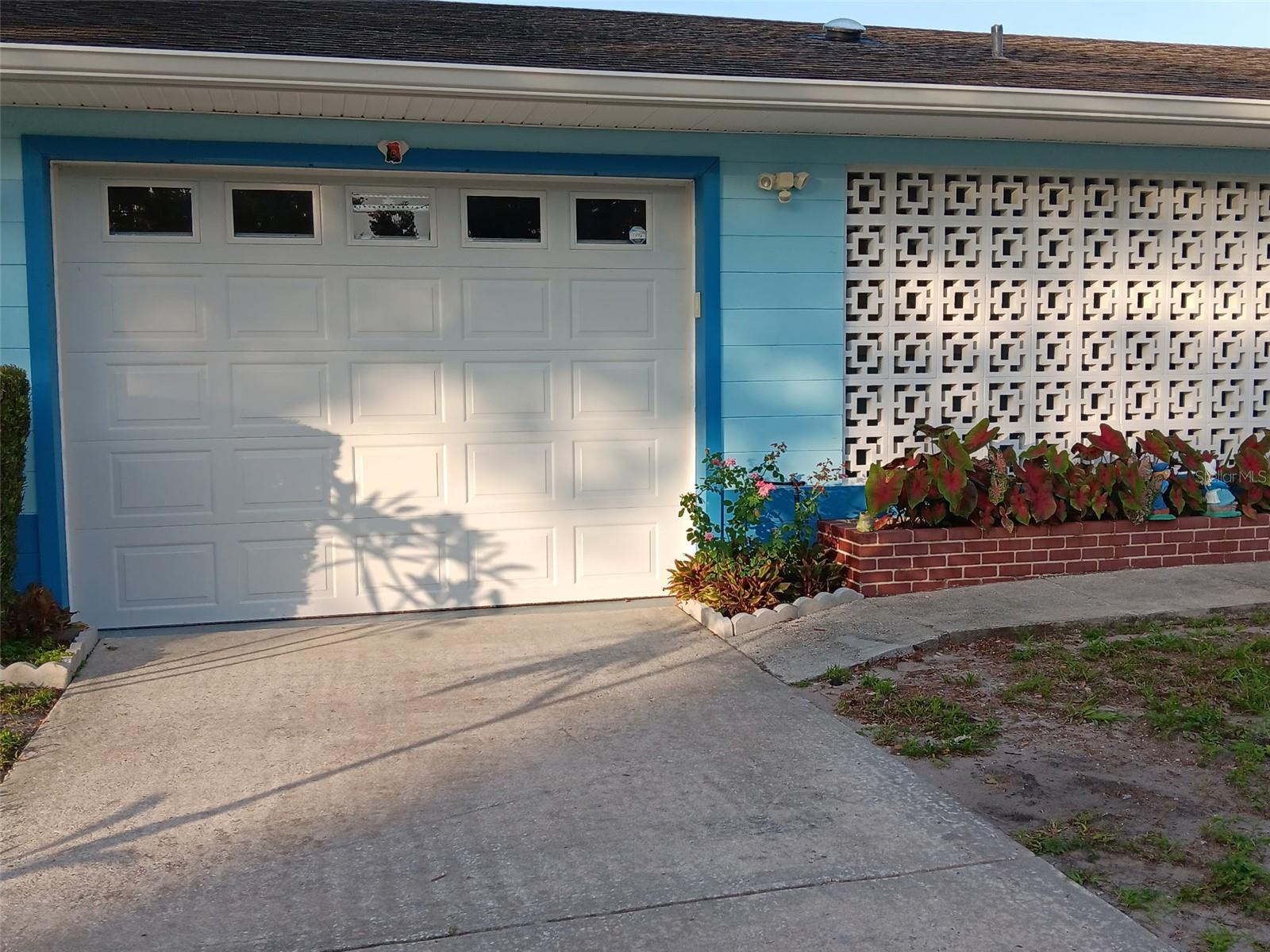 Image 3 of 24 For 833 Channing Road