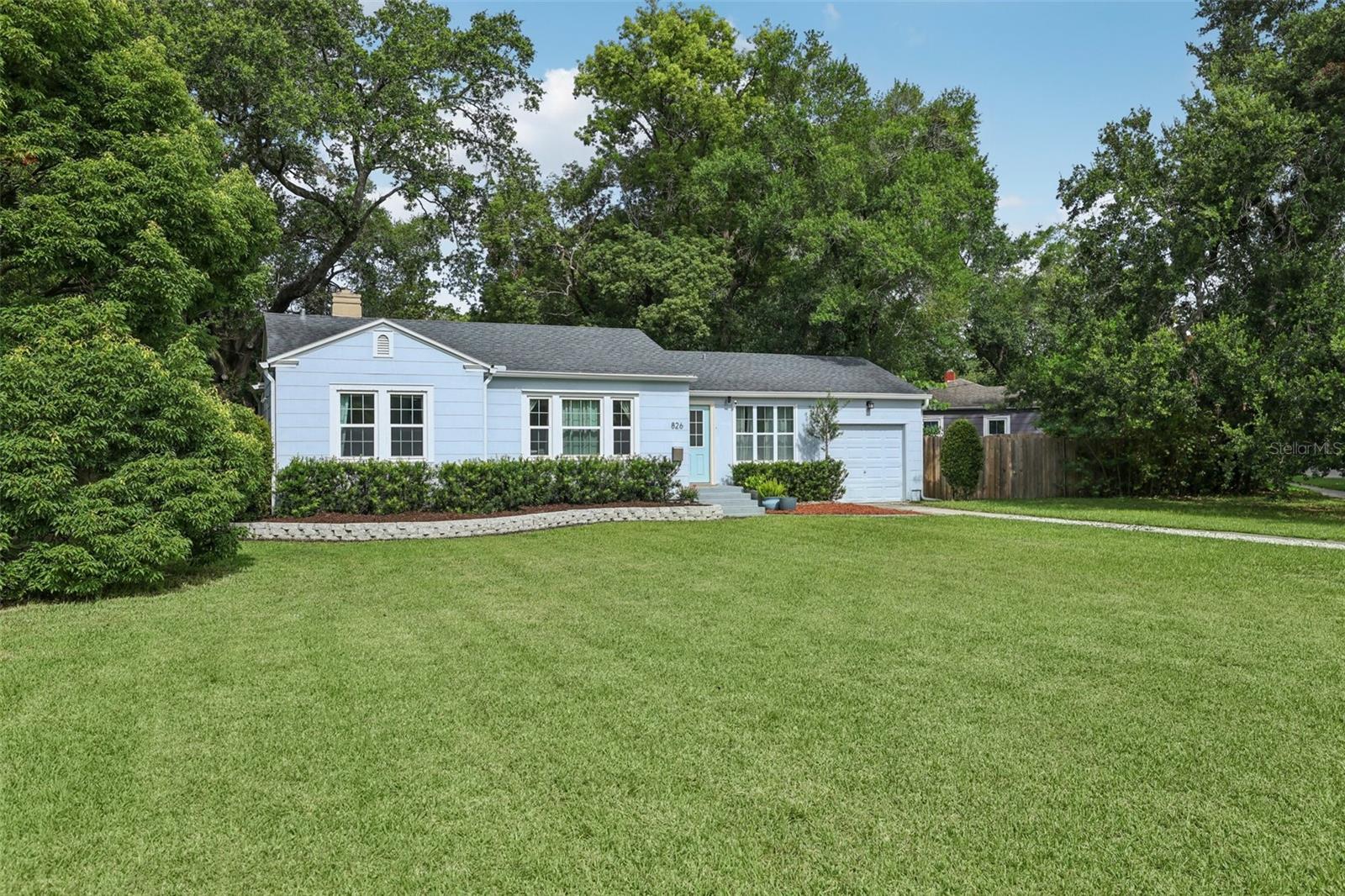Image 3 of 36 For 826 Garden Plaza