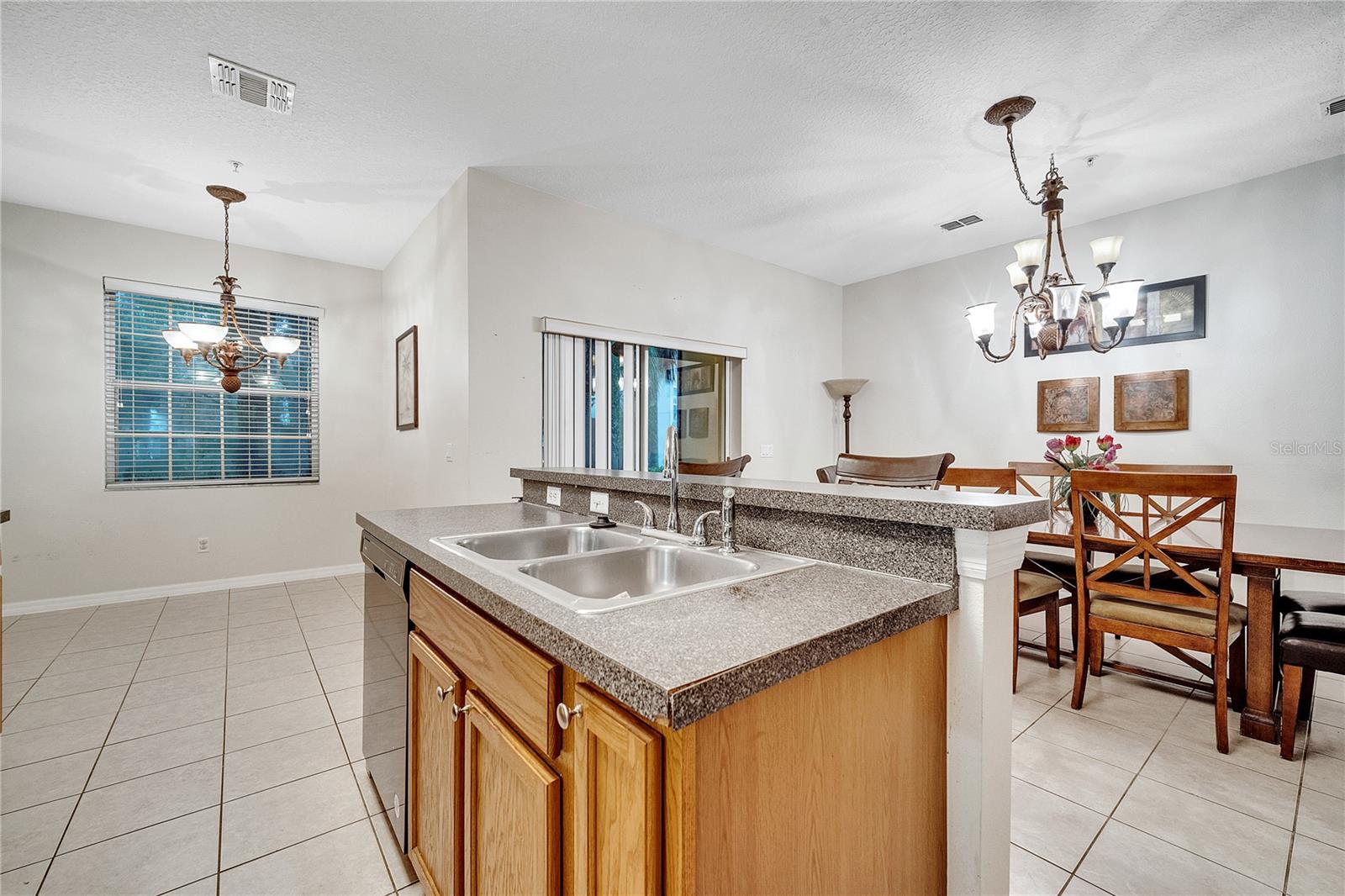Image 11 of 38 For 2820 Oakwater Drive 2820