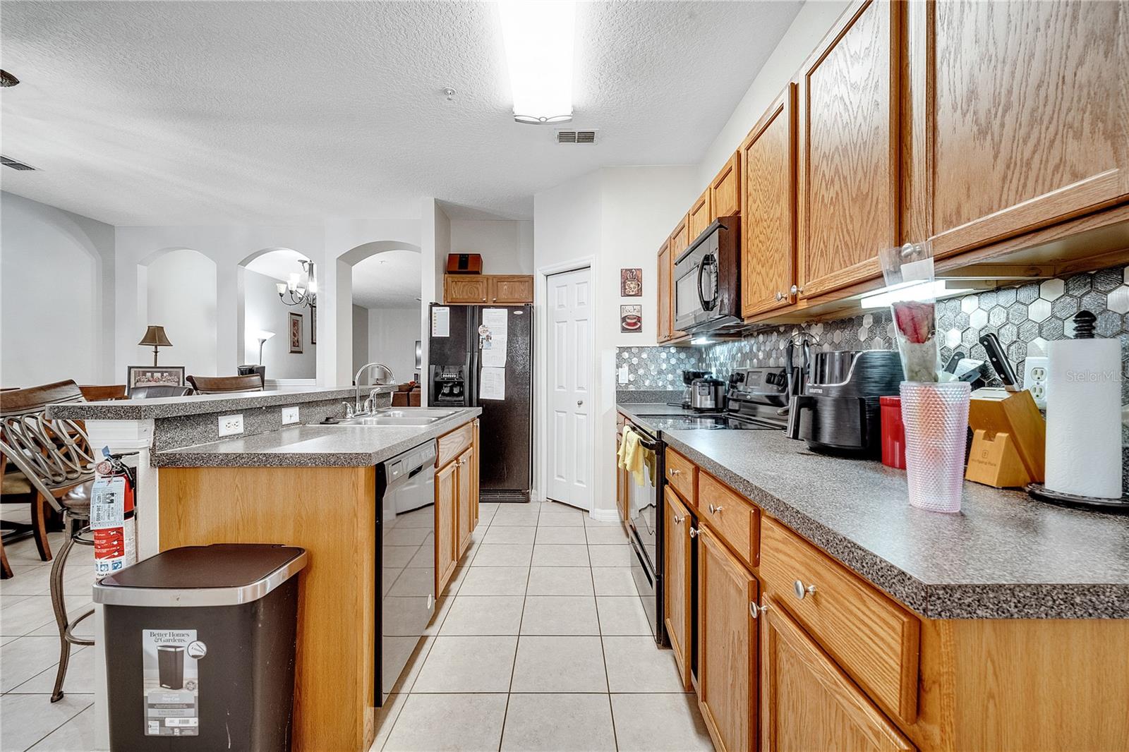 Image 14 of 38 For 2820 Oakwater Drive 2820