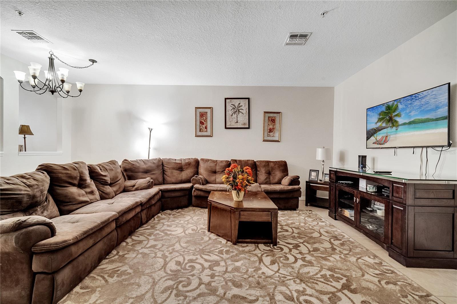 Image 5 of 38 For 2820 Oakwater Drive 2820
